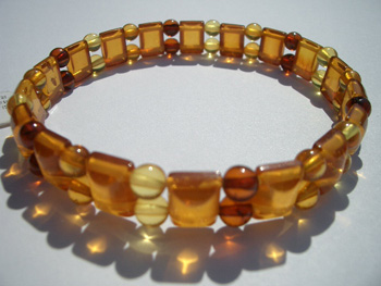 Faceted amber bracelet - round and faceted beads