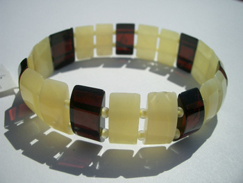 Stretch bracelet - amber beads - faceted bracelet