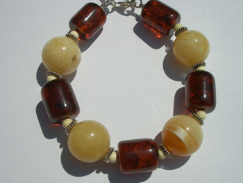 Fancy amber bracelet - round amber beads
